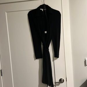 DVF Classic black wrap dress! 🖤